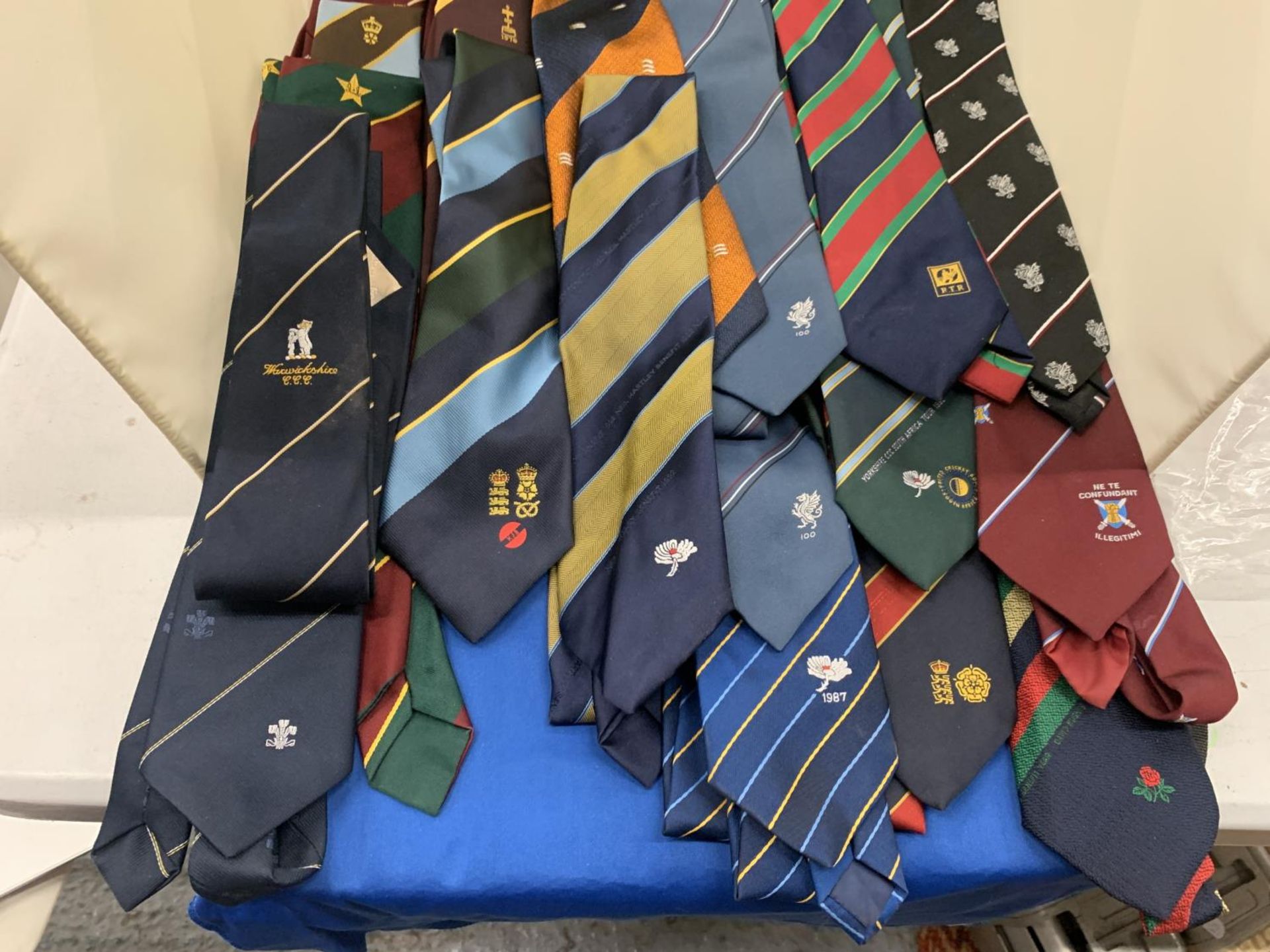 A COLLECTION OF CRICKET INTERNATIONAL AND BENEFIT TIES, MOSTLY VINTAGE - APPROX 20 IN TOTAL - Image 4 of 4