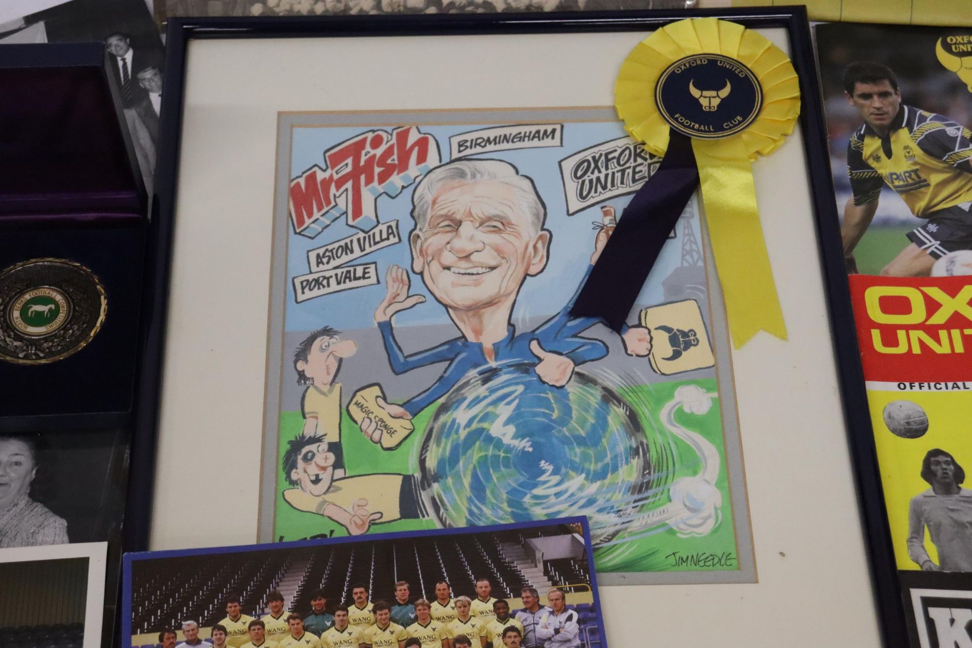 A LARGE QUANTITY OF MEMORABILIA AND EPHEMERA RELATING TO OXFORD UNITED AND KEN FISH, TO INCLUDE AN - Image 3 of 9