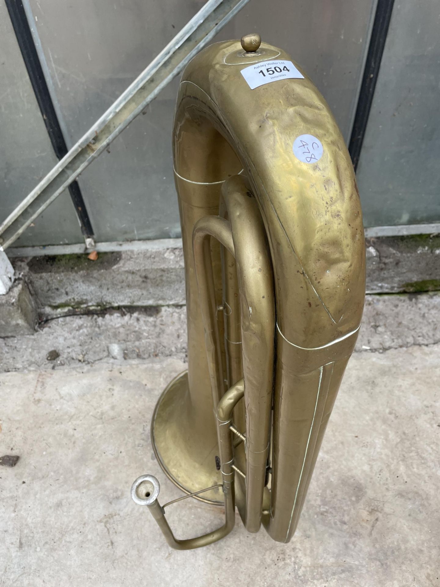 A VINTAGE BRASS TUBA - Image 3 of 7