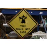 A MAN CAVE METAL SIGN OF A WIZARD, 'YOU SHALL NOT PASS', 35CM