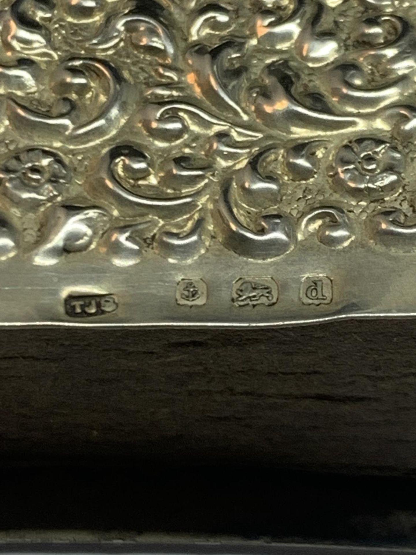 A HALLMARKED BIRMINGHAM SILVER MATCH BOX COVER - Bild 6 aus 6