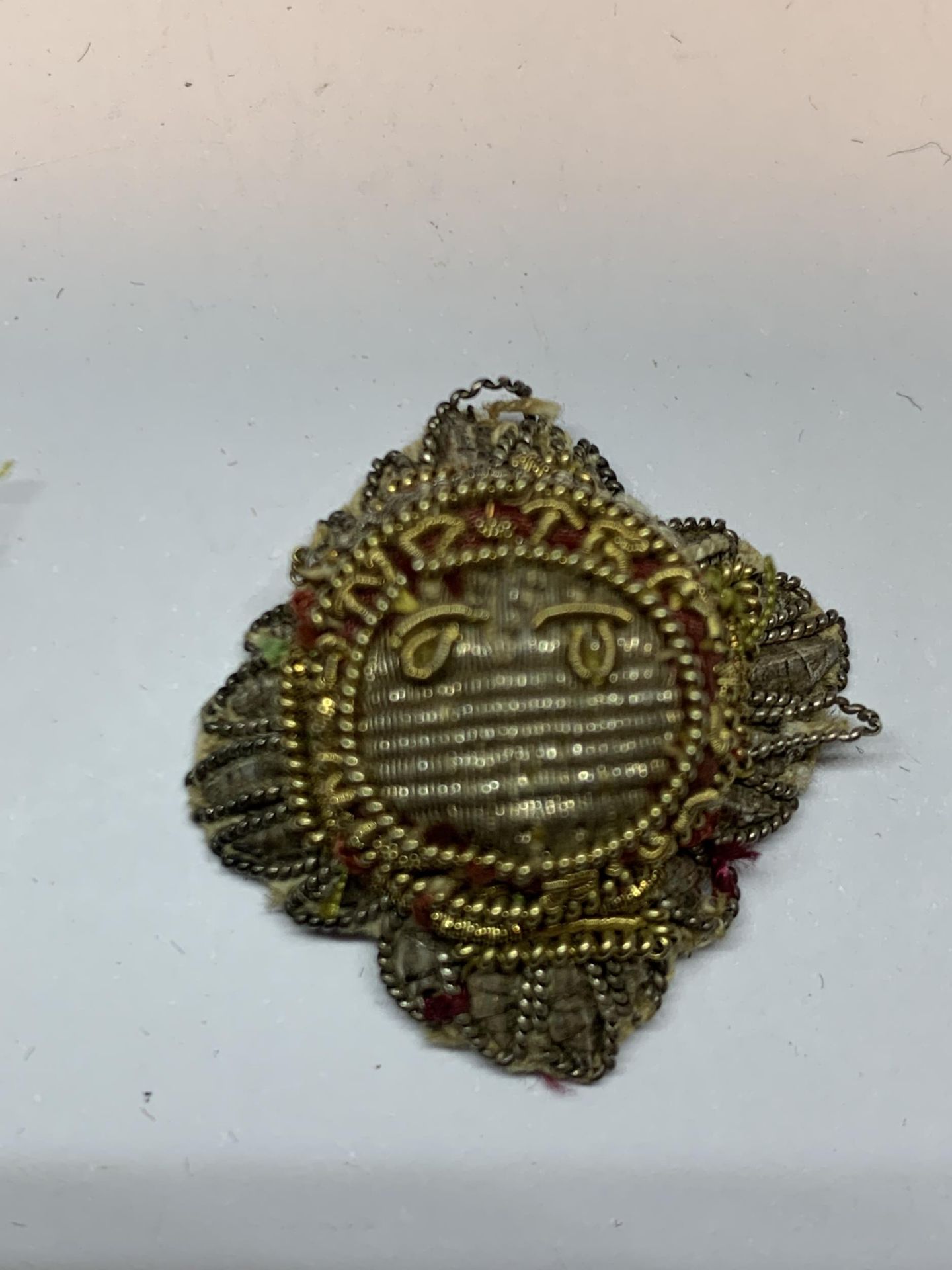 TWO GOLD THREAD MILITARY PIP BADGES - Bild 3 aus 4