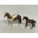TWO BESWICK HORSES TO INCLUDE A SKEWBALD