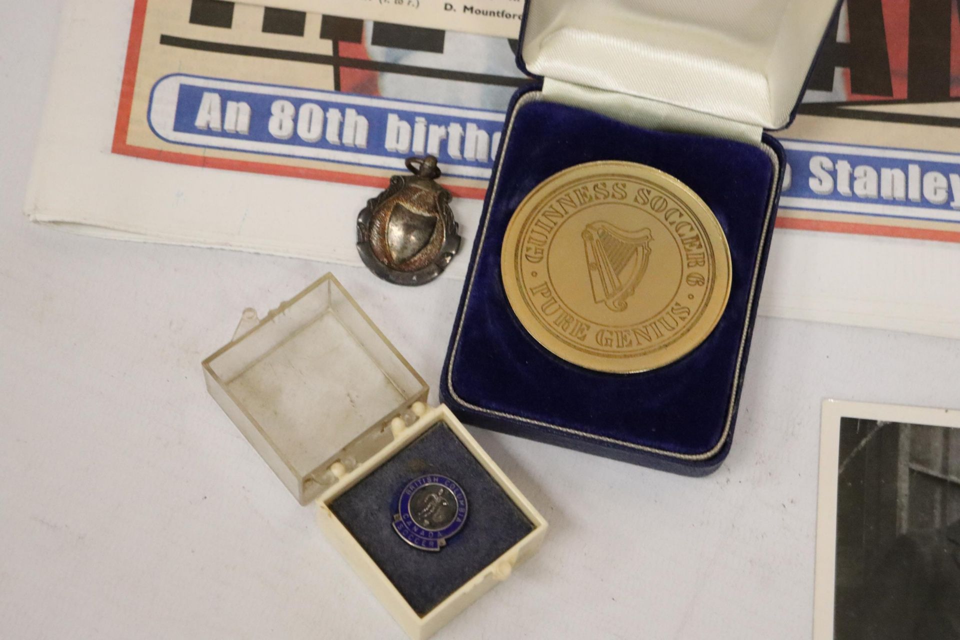 AN ASSORTMENT OF SPORTING MEMORABILIA AND EPHEMERA TO INCLUDE THREE MEDALS, STOKE CITY PROGRAMMES, A - Image 5 of 6