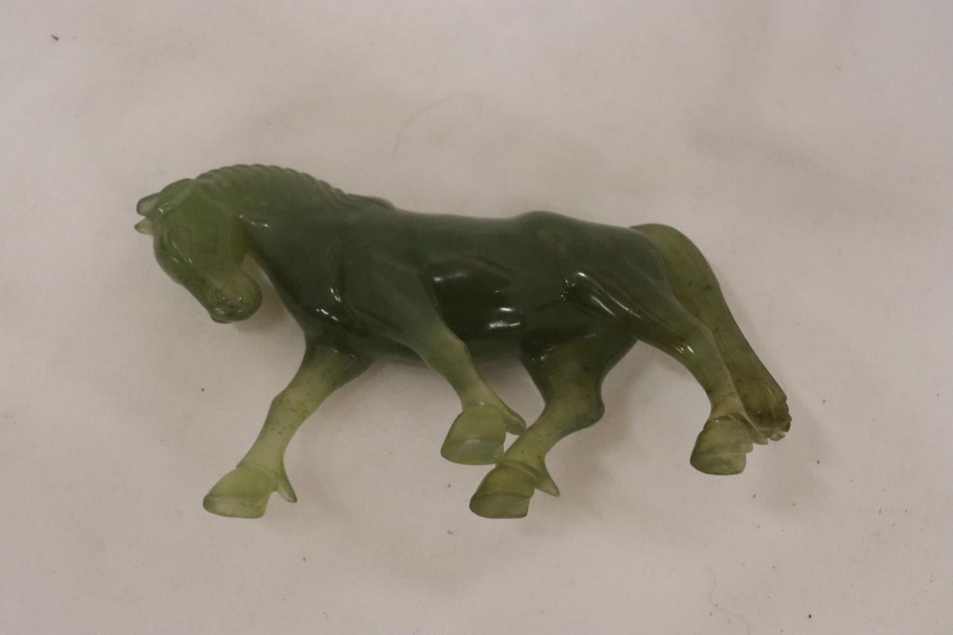 A JADE HORSE ON STAND - Image 3 of 5