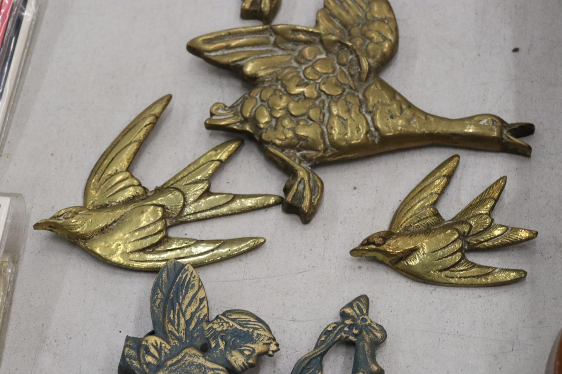 THREE BRASS FLYING DUCKS, TWO SWALLOWS AND A FAIRY BELL - Image 4 of 9