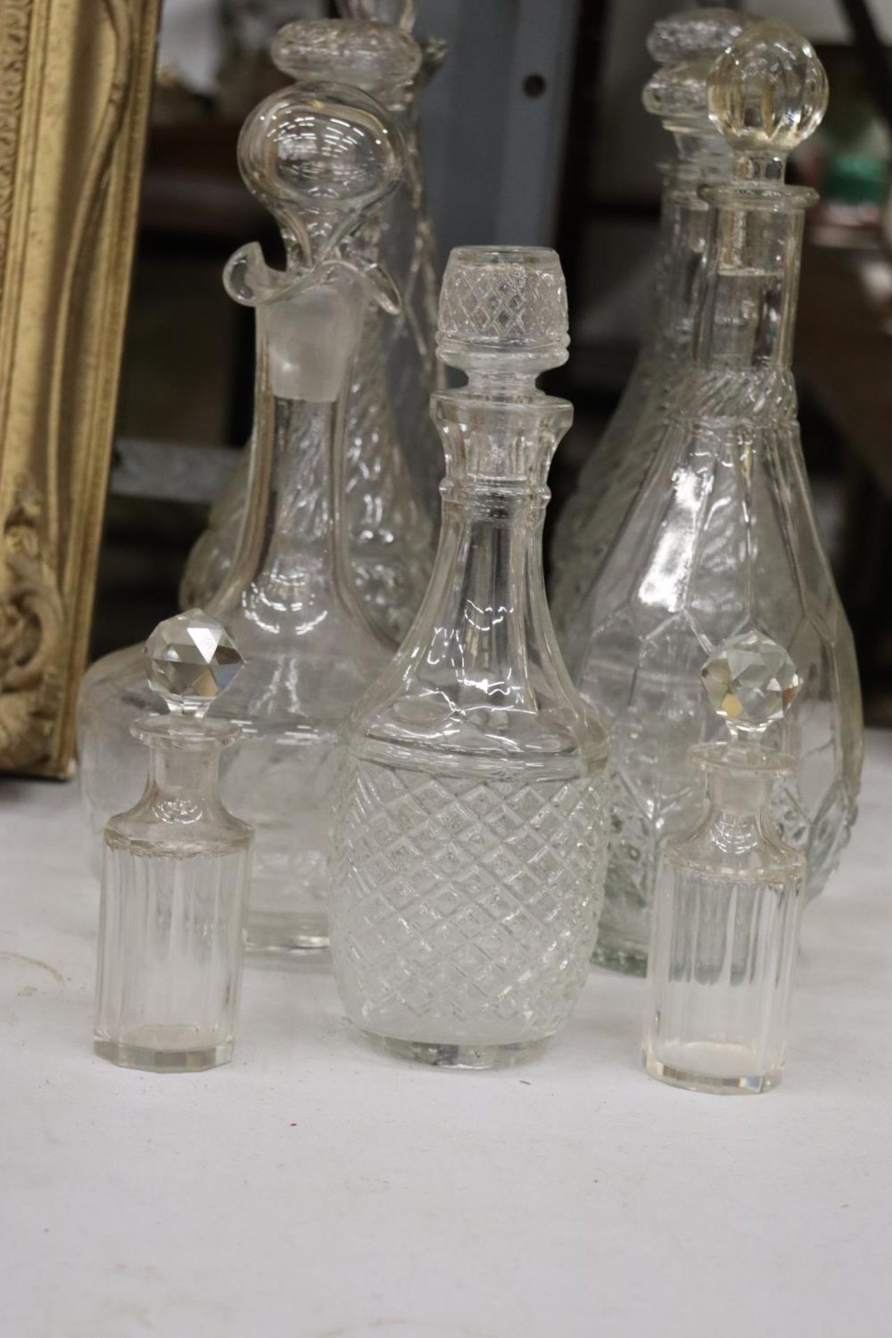 A QUANTITY OF VINTAGE DECANTERS - 9 IN TOTAL PLUS TWO SCENT BOTTLES - Image 2 of 4