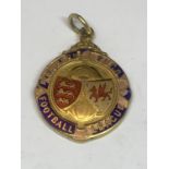 A HALLMARKED 9 CARAT GOLD NORTHERN RUGBY LEAGUE FOOTBALL MEDAL ENGRAVED SALFORD WINNERS 1936 -7 S.