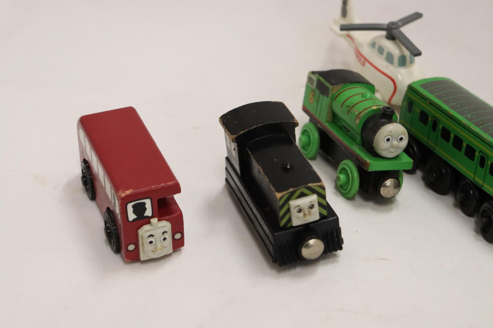 EIGHT VINTAGE WOODEN THOMAS THE TANK ENGINE TRAINS TO INCLUDE MAVIS, BILL, DUNCAN, PERCY, DAISY, - Bild 2 aus 6