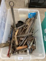 AN ASSORTMENT OF TOOLS TO INCLUDE A G CLAMP, FILES AND HAMMERS ETC