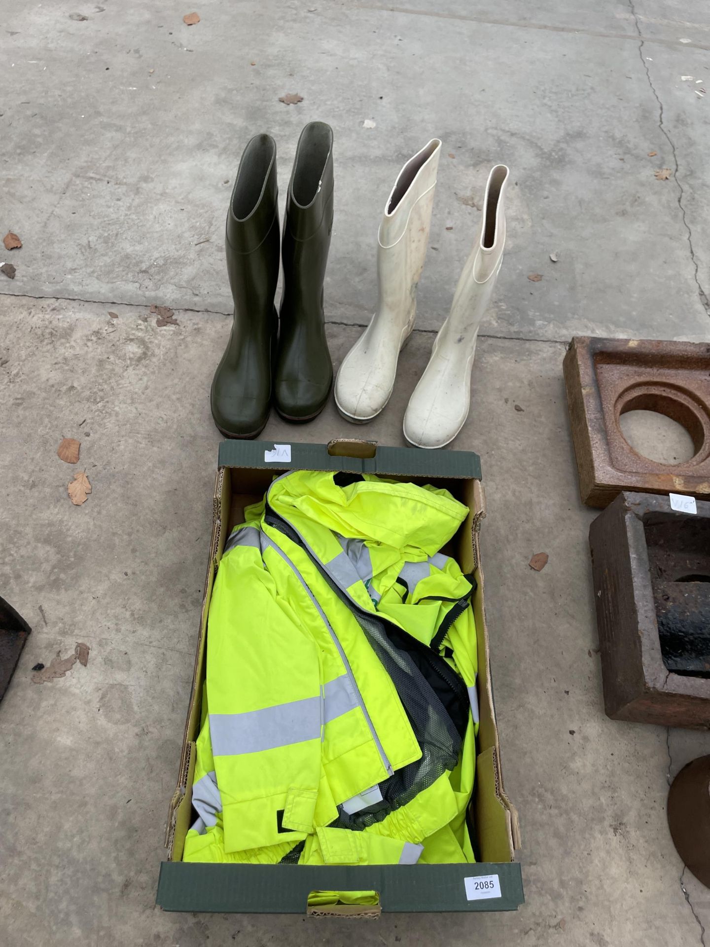 AN ASSORTMENT OF PPE TO INCLUDE WELLIES AND HIVIZ JACKETS