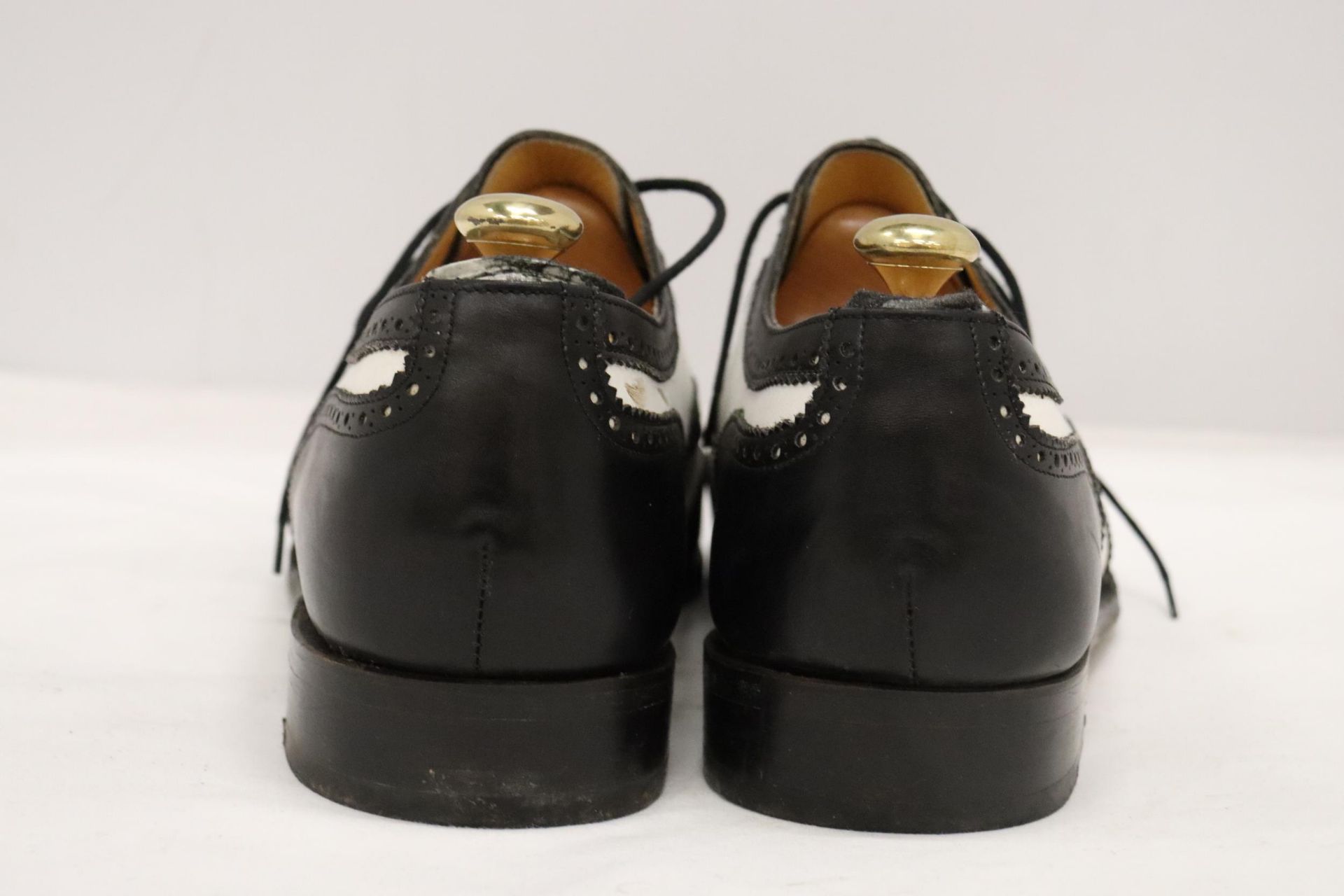 A PAIR OF SIZE 12 JONES' BROGUES AND TWO JONES' STRETCHERS AND TWO OTHERS - Image 7 of 8