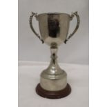 A LARGE SILVER PLATED TROPHY WITH THE INSCRIPTION 'FELSON CLASSIC', HEIGHT 31CM