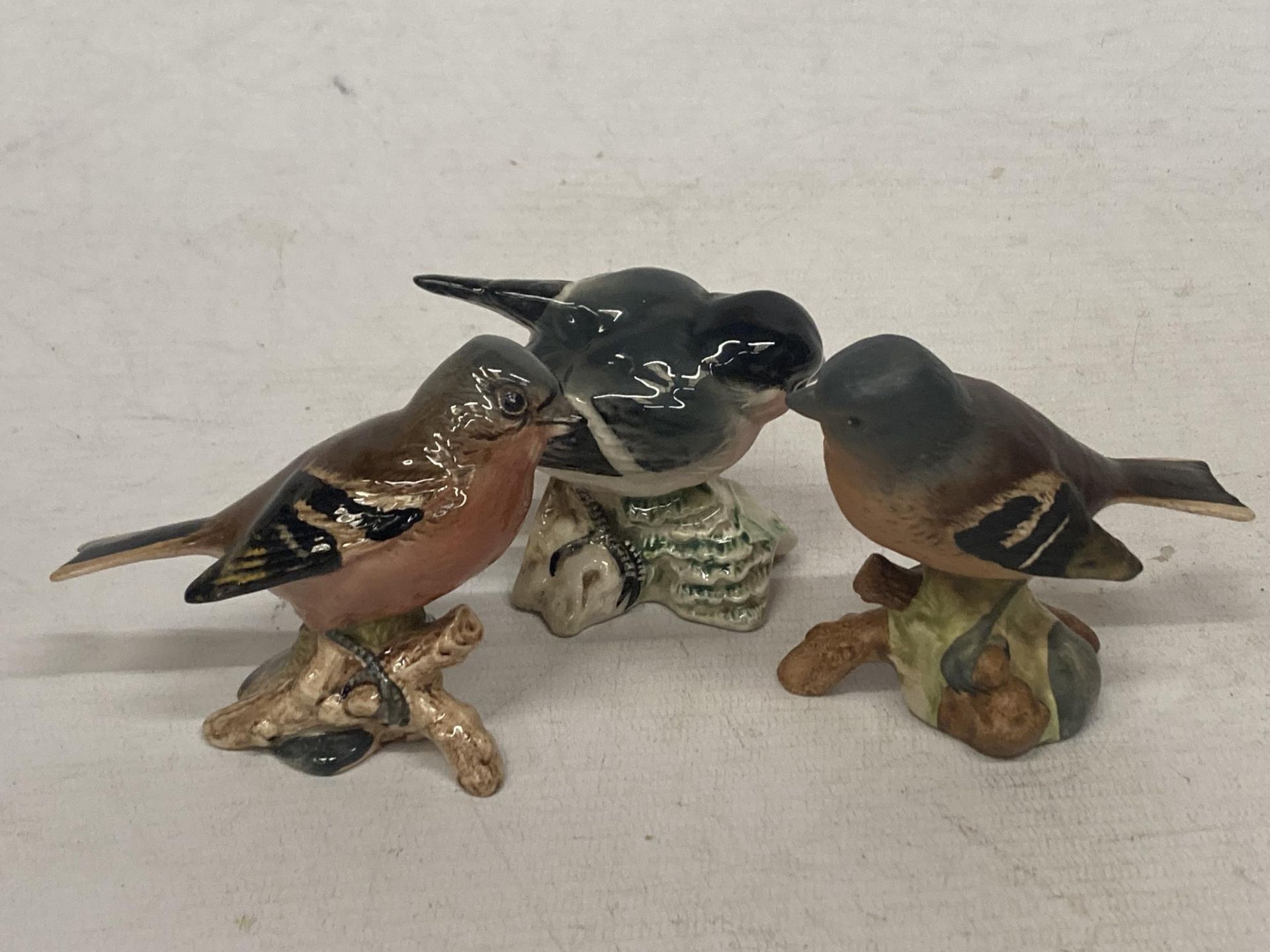 THREE BESWICK BIRDS TWO CHAFFINCH AND ONE BULLFINCH - Image 2 of 3