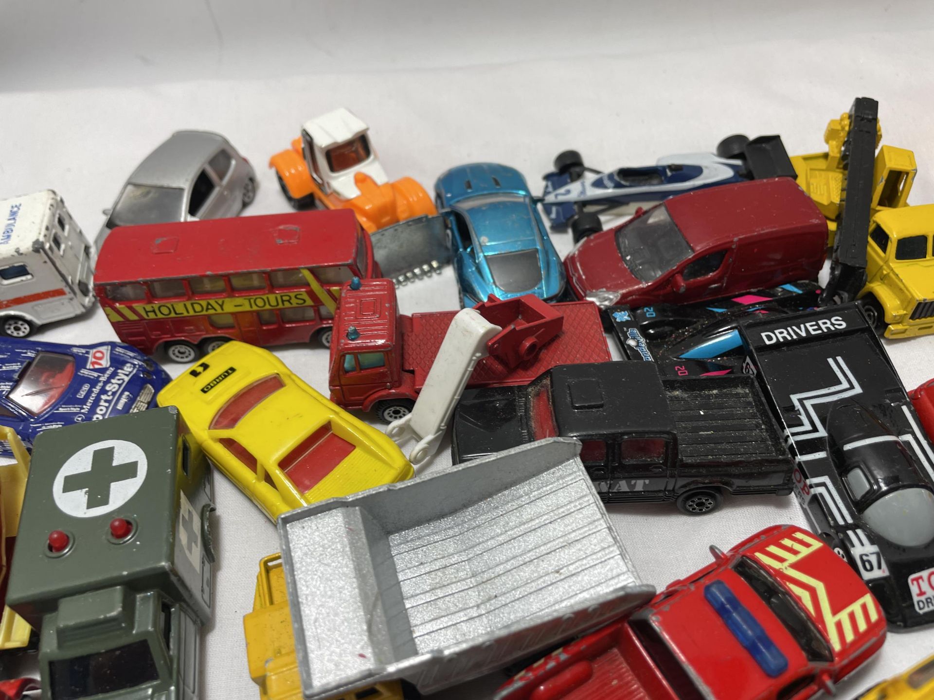 A LARGE COLLECTION OF DIECAST TOY VEHICLES TO INCLUDE SIKU AND MAJORETTE - Image 5 of 5