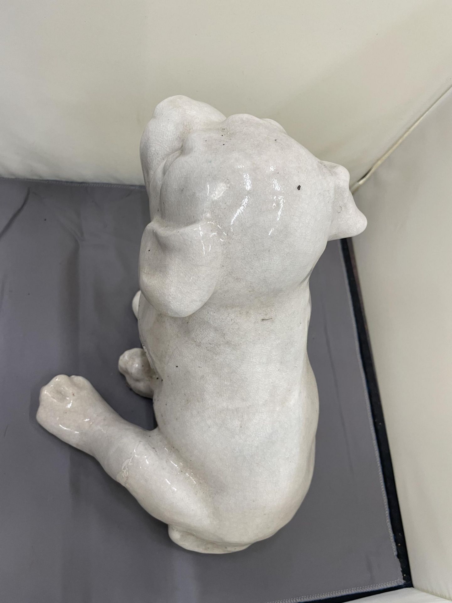 A LARGE CERAMIMC MODEL OF A PUPPY DOG, HEIGHT 26CM, WIDTH 25CM - Image 3 of 3