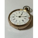 A 9CT YELLOW GOLD OPEN FACED POCKET WATCH GROSS WEIGHT 89.24 GRAMS WITH LEVER ESCAPEMENT AND A ROMAN