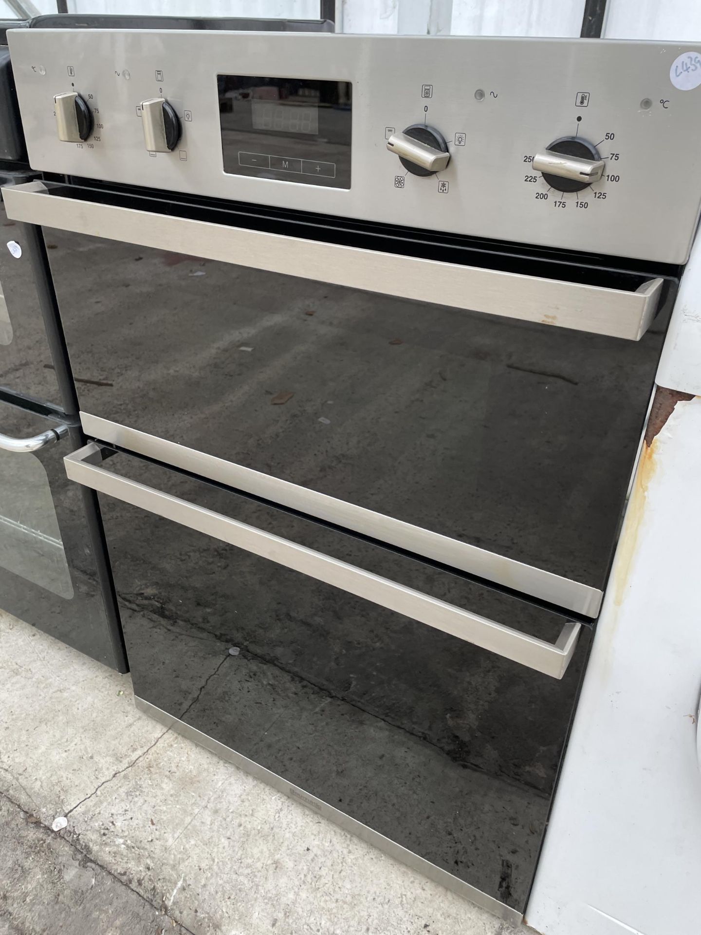 A CHROME AND BLACK BAUMATIC INTERGRATED DOUBLE OVEN - Image 2 of 4