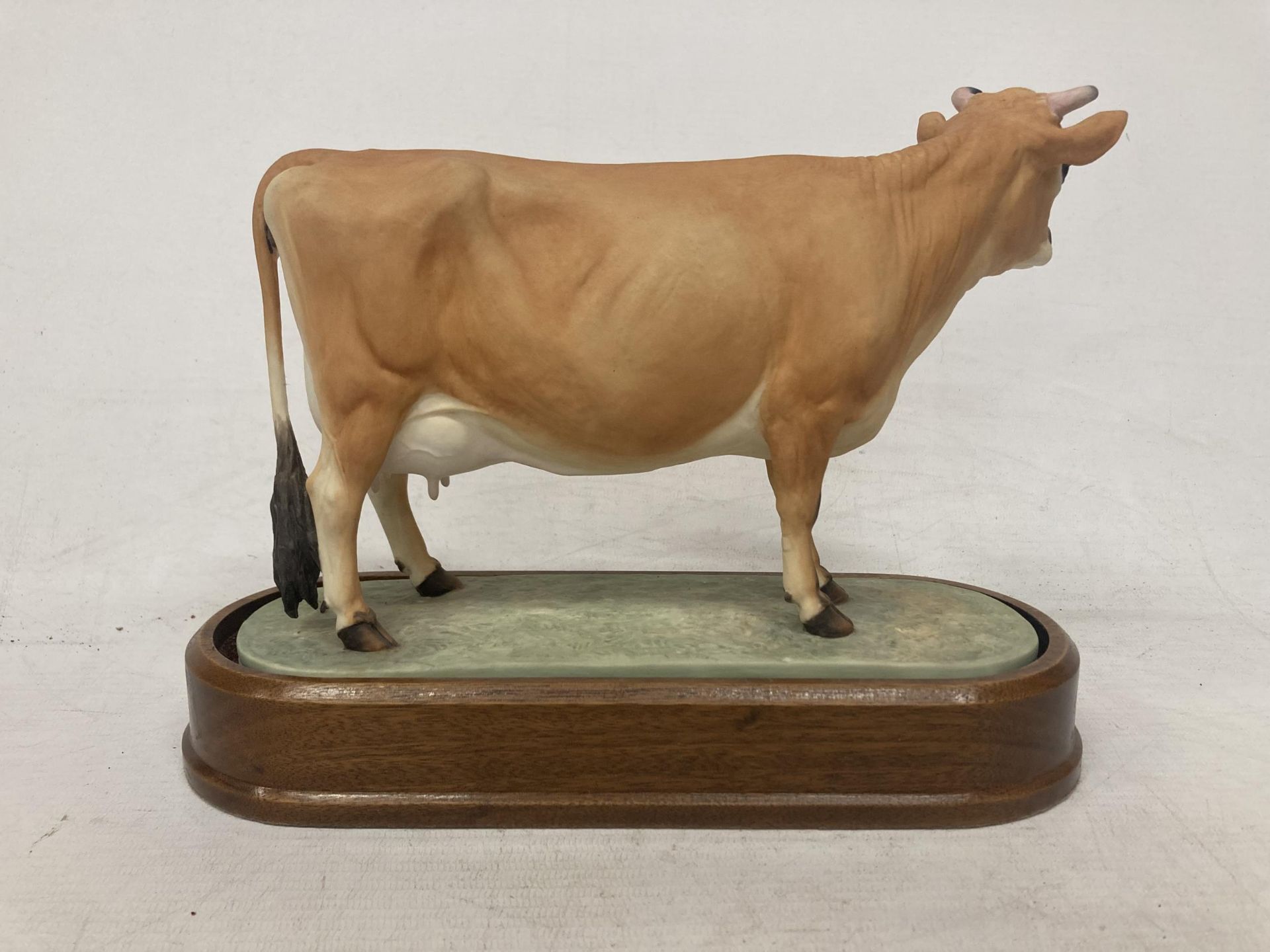 A ROYAL WORCESTER MODEL OF A JERSEY COW MODELLED BY DORIS LINDNER AND PRODUCED IN A LIMITED - Image 3 of 5