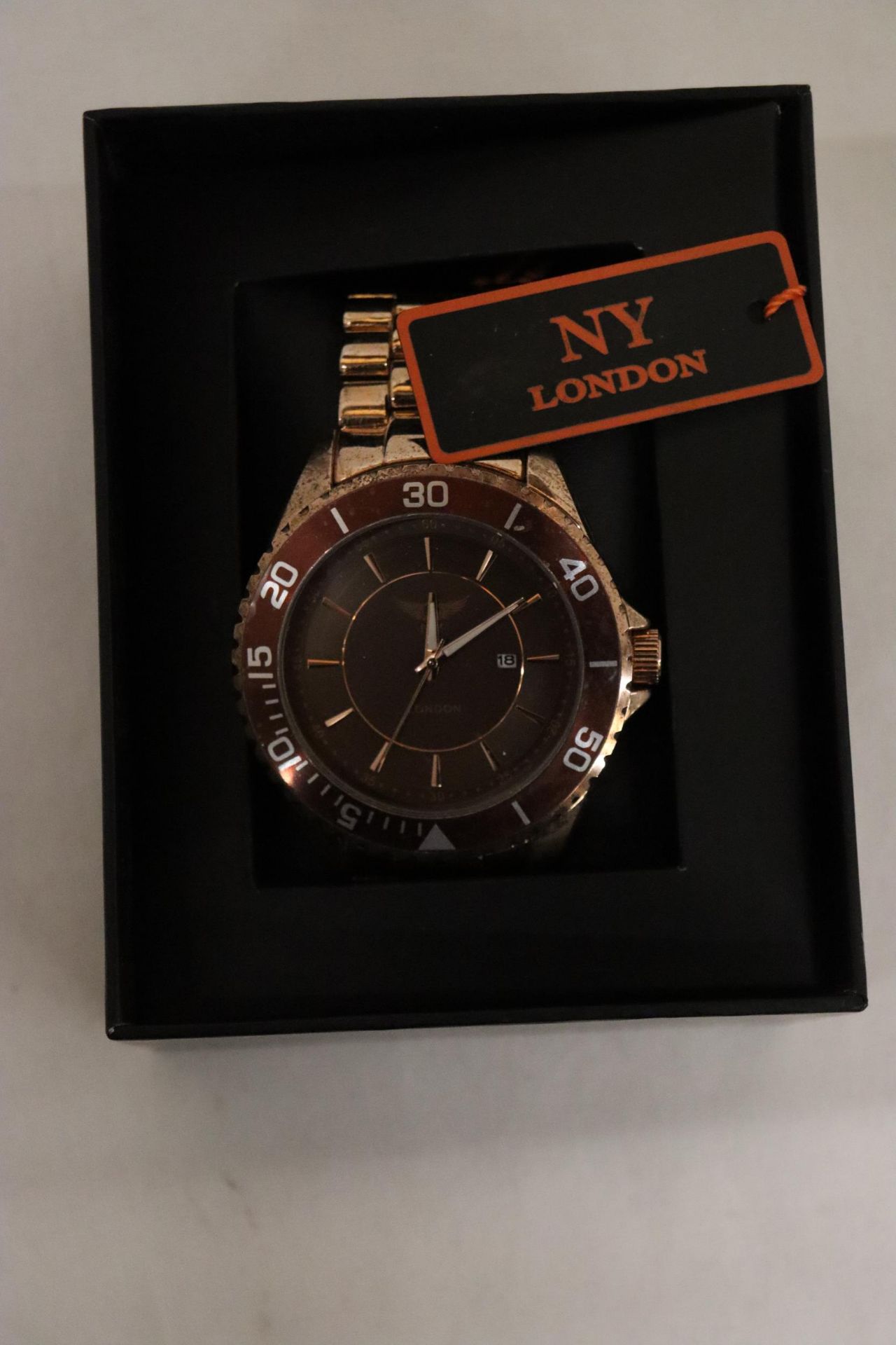 A BOXED NY, LONDON, WRISTWATCH, WORKING AT TIME OF CATALOGUING, NO WARRANTY GIVEN - Bild 3 aus 5