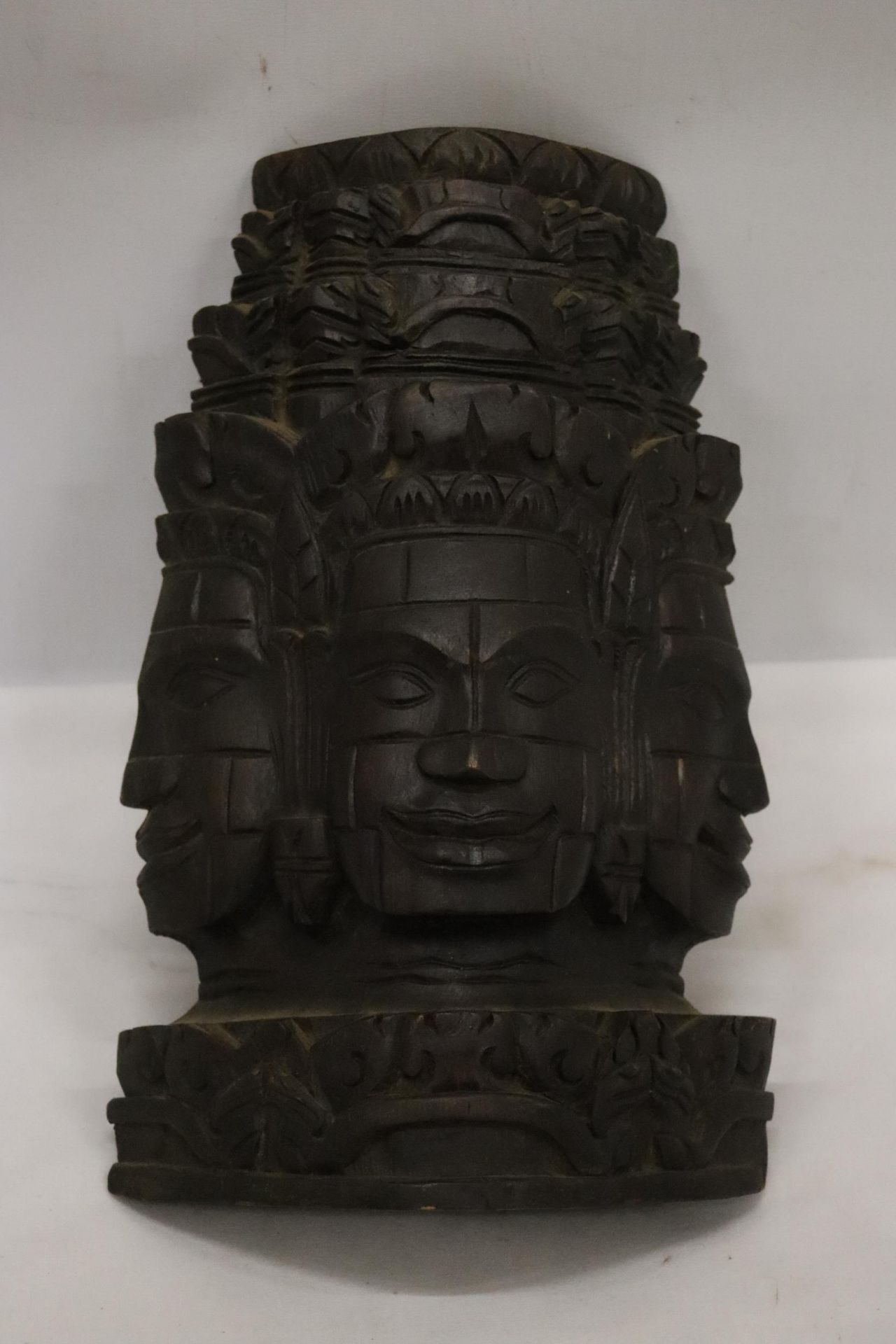 THREE WOODEN CARVED 'TRIBAL STYLE' MASKS - Image 3 of 8