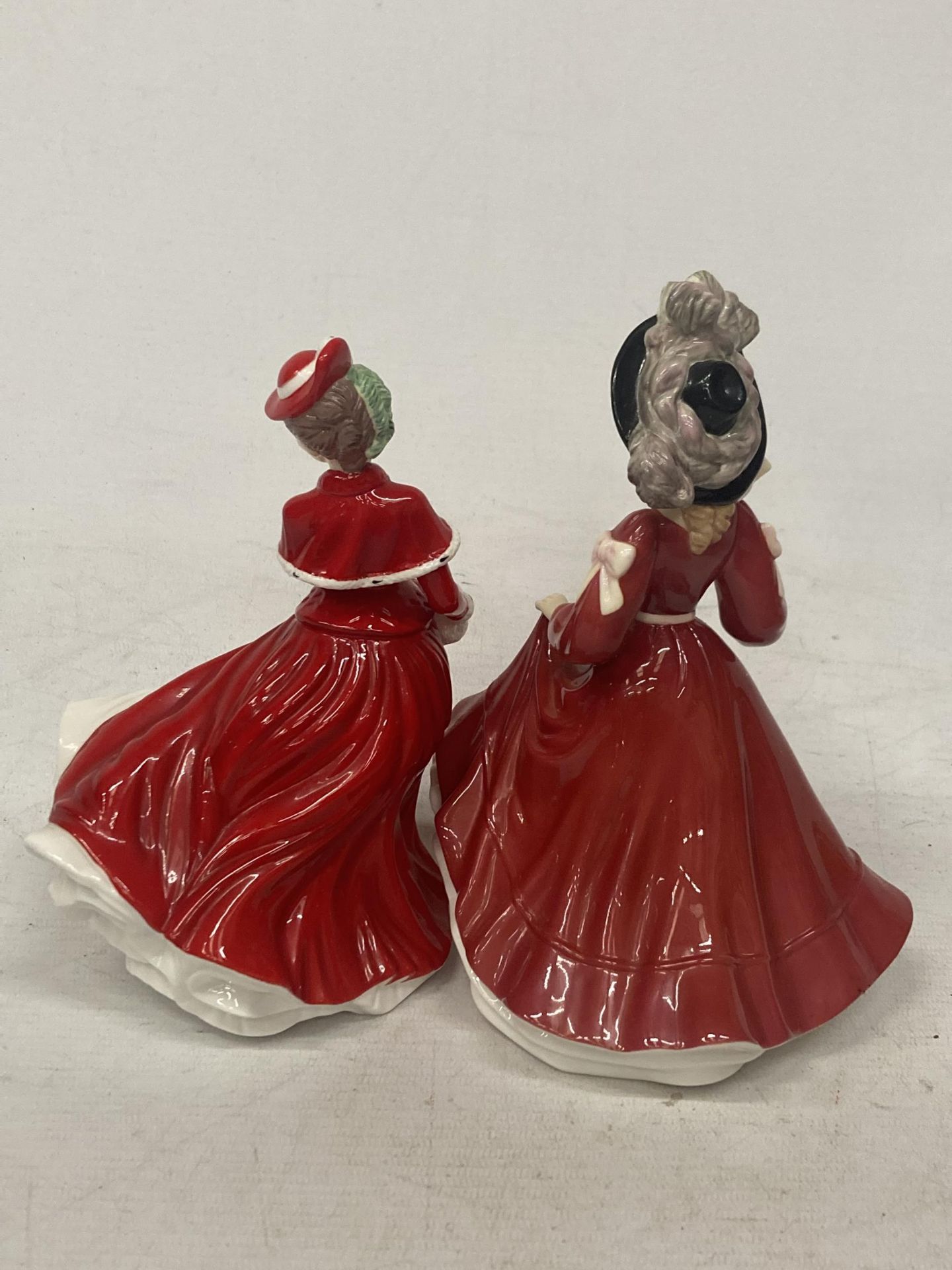 TWO ROYAL DOULTON FIGURINES FROM THE PRETTY LADIES COLLECTION - "CHRISTMAS CELEBRATION" AND " - Bild 3 aus 5