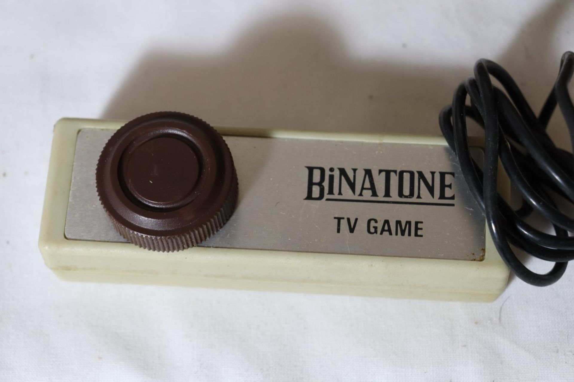 A BINATONE COLOUR TV GAME 4 + 2, BINATONE GAME GUN, TWO CONTROLLERS AND ADAPTER - Image 4 of 5