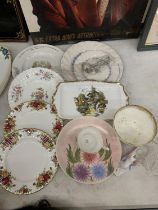 A QUANTITY OF VINTAGE PLATES TO INCLUDE ROYAL ALBERT 'OLD COUNTRY ROSES', PETER RABBIT, A CAKE