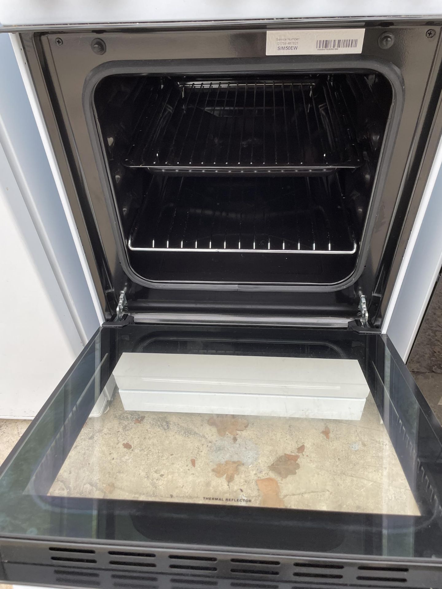 A WHITE AND BLACK SIMFER ELECTRIC OVEN AND HOB - Image 2 of 3