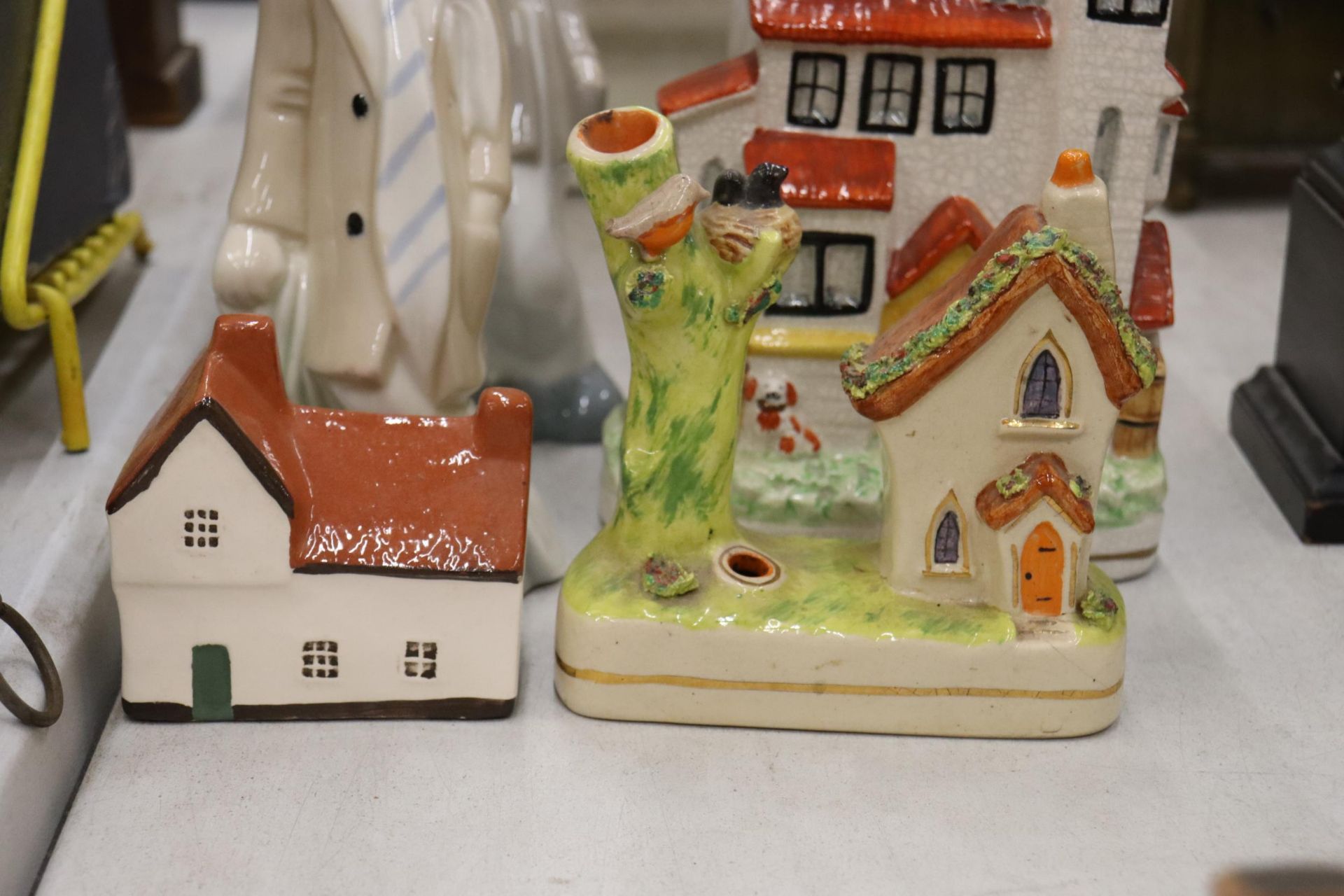 A MIXED LOT TO INCLUDE STAFFORDSHIRE FLATBACKS, CERAMIC CLOWNS, MODEL HOUSES, ETC., - Image 8 of 11