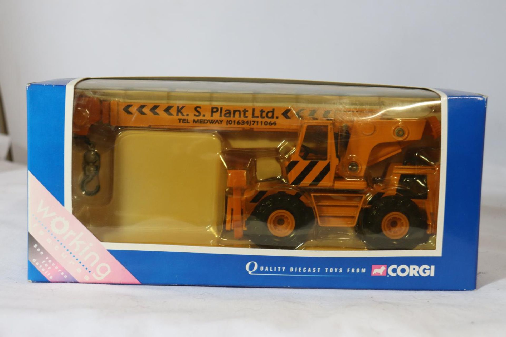 A DIECAST CORGI MOBILE CRANE - KS PLANT HIRE WITH ELEVATING AND EXTENDING CRANE WITH HOOK, REVOLVING