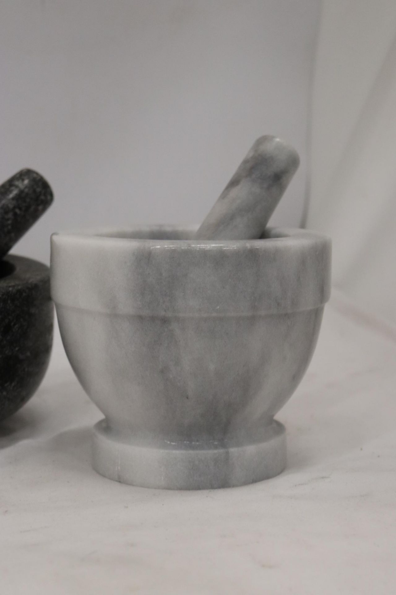 THREE HEAVY PESTLE AND MORTARS TO INCLUDE TWO MARBLE AND A CAST ONE - Image 5 of 7