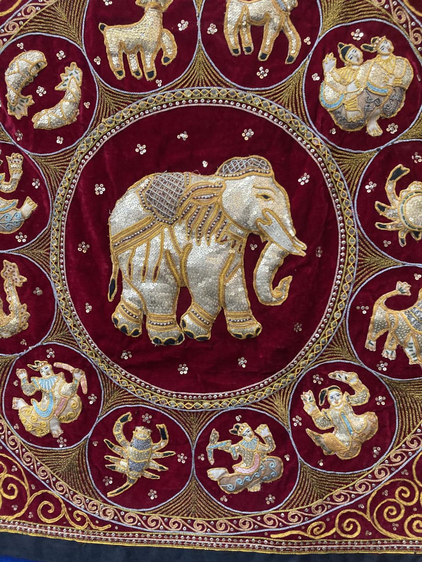 A THAI KALAGA, BELIEVED SILK, ELEPHANT WALL TAPESTRY WITH BEAD AND EMBROIDERY - Image 5 of 5