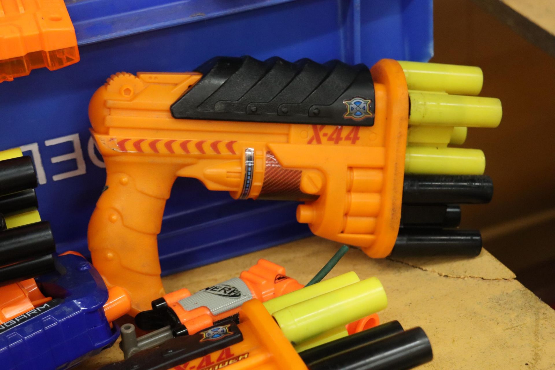 A QUANTITY OF NERF GUNS - 15 IN TOTAL - Image 3 of 7