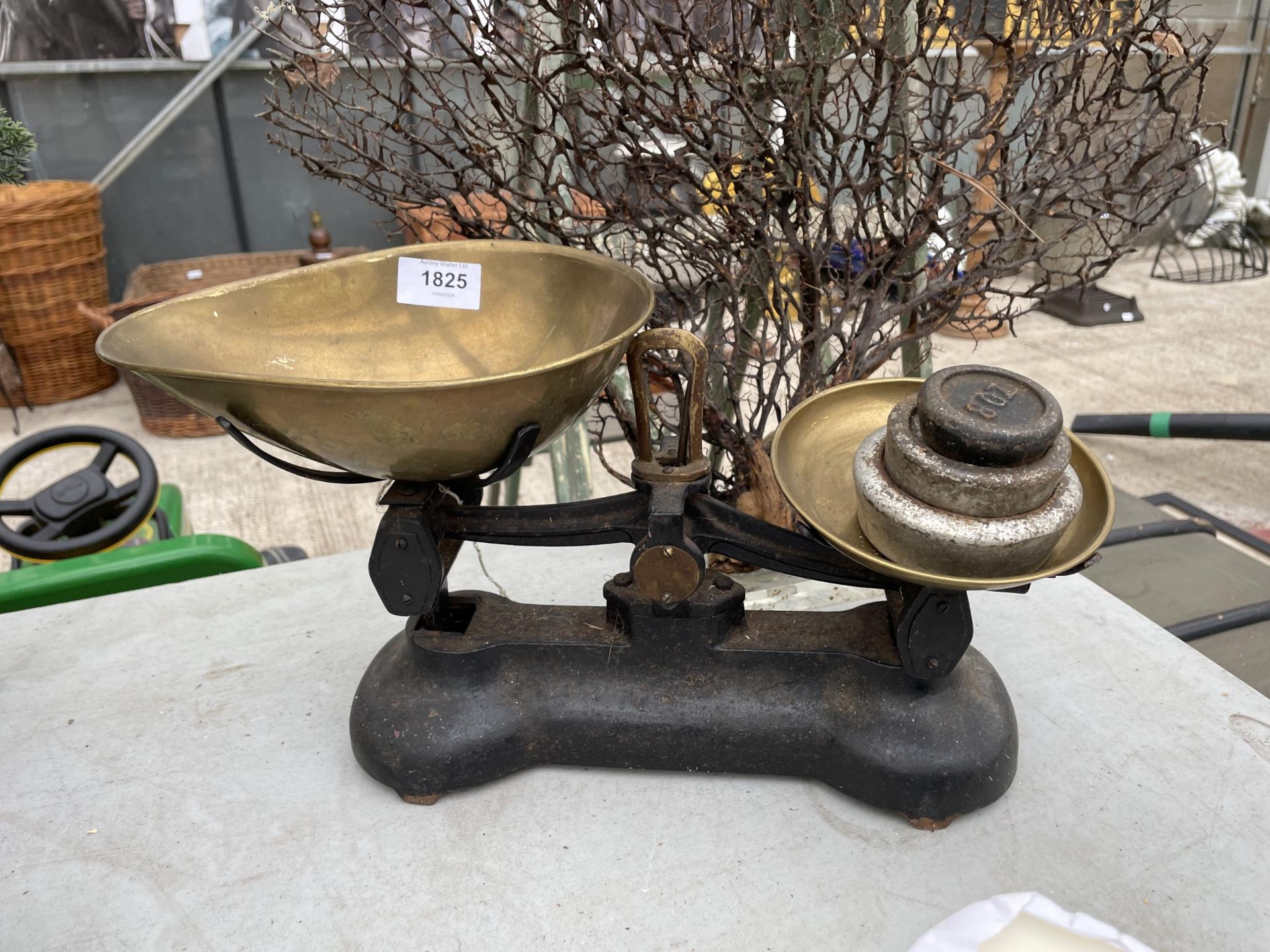 A SET OF VINTAGE BALANCE SCALES AND WEIGHTS AND AN ARTIFICIAL BUSH - Image 3 of 3