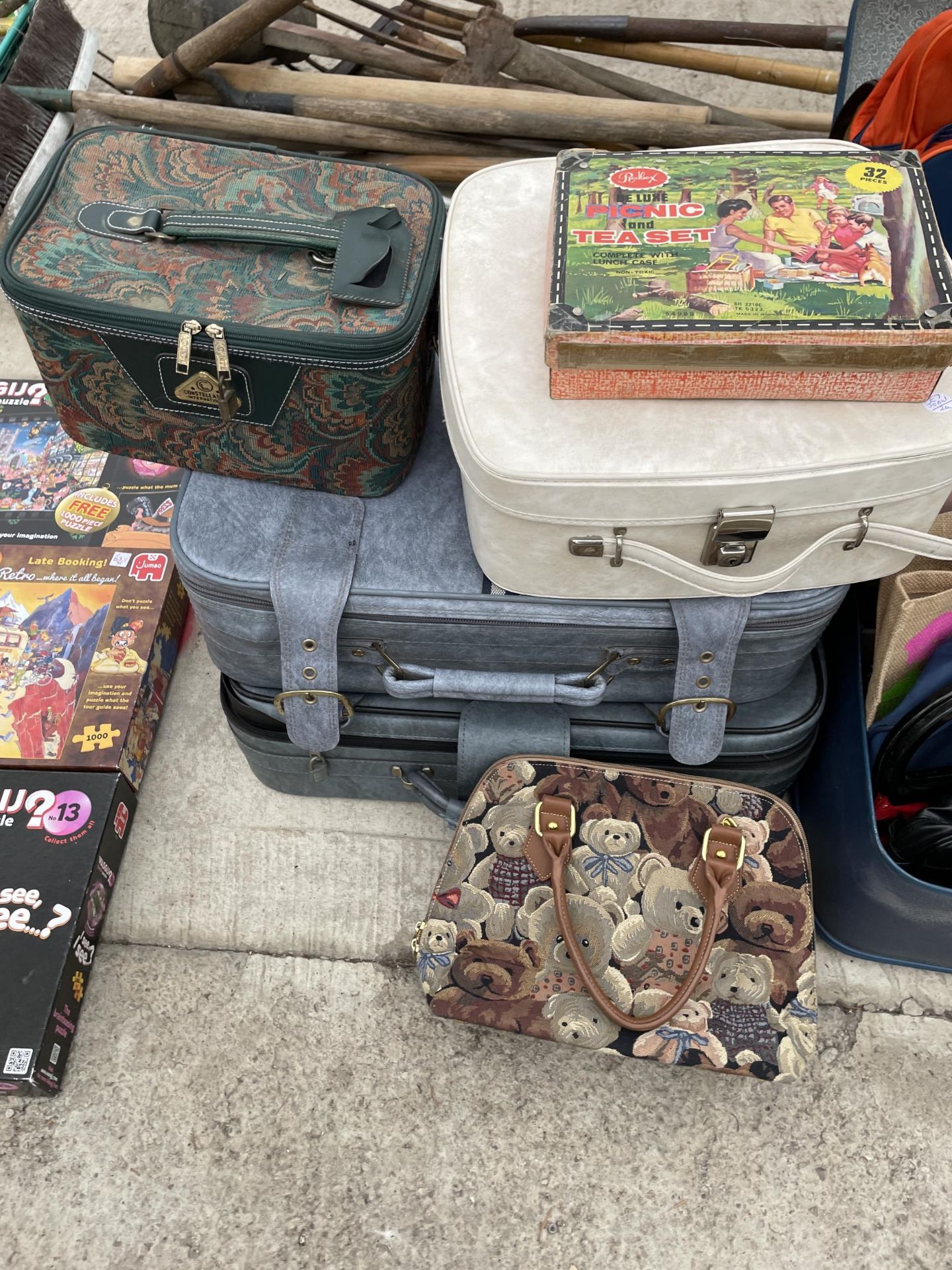 A LARGE ASSORTMENT OF BAGS AND SUITCASES ETC - Image 2 of 3