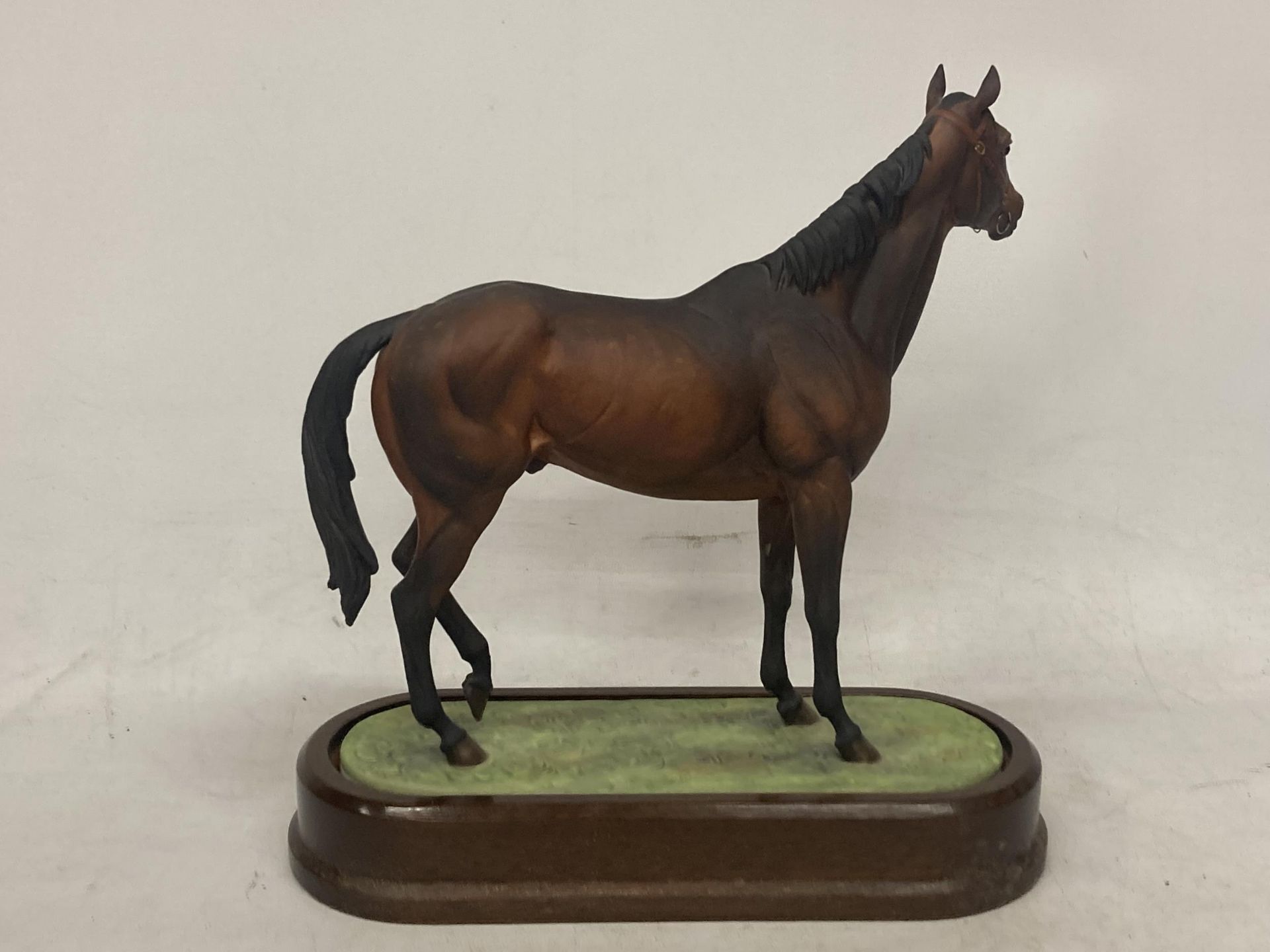 A ROYAL WORCESTER MODEL OF MILL REEF MODELLED BY DORIS LINDNER AND PRODUCED IN A LIMITED EDITION - Image 3 of 5