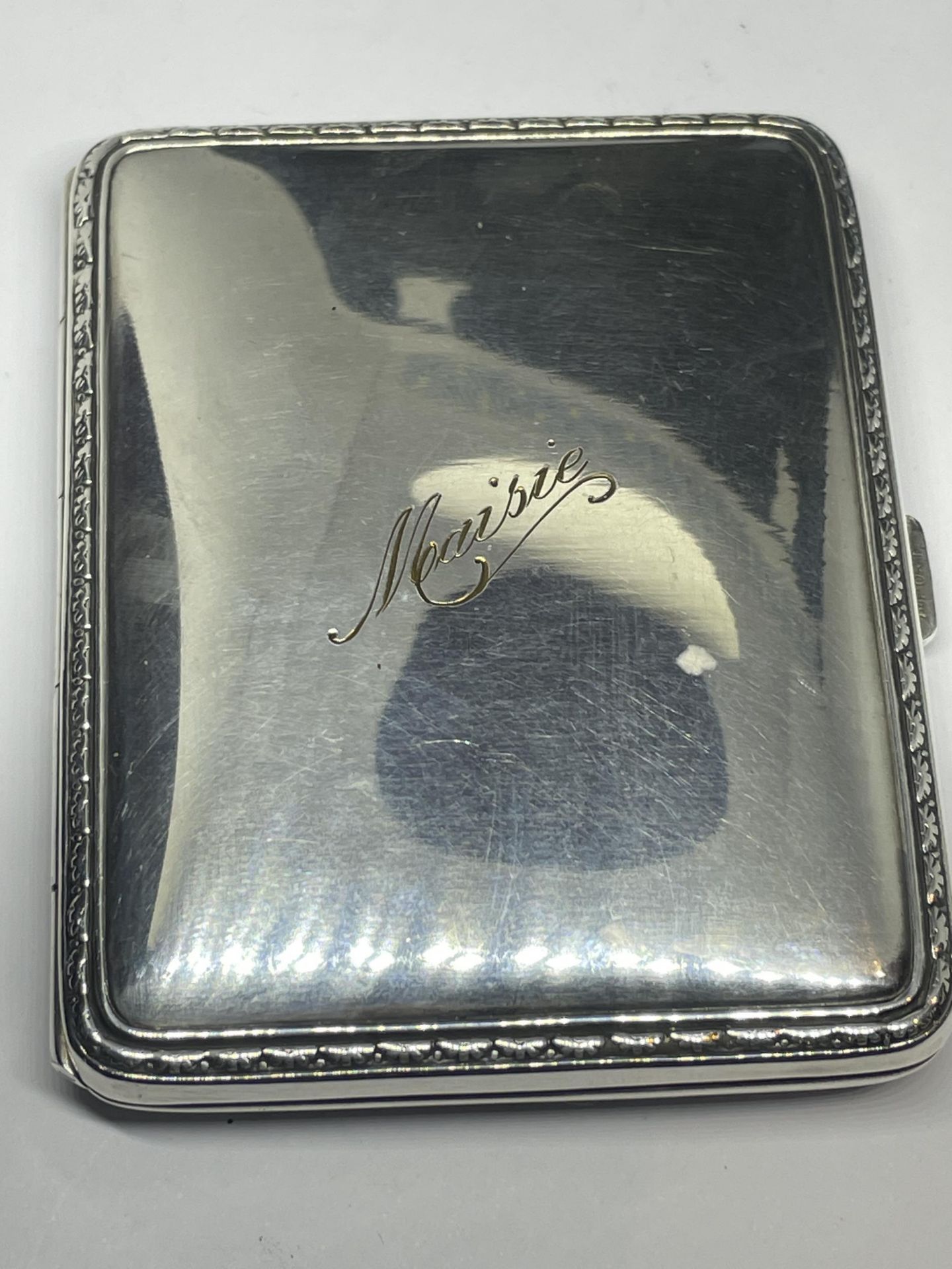 A GERMAN CIGARETTE CASE ENGRAVED MAISIE TO THE FRONT AND FROM HANS 24.12.1951 - Image 2 of 5