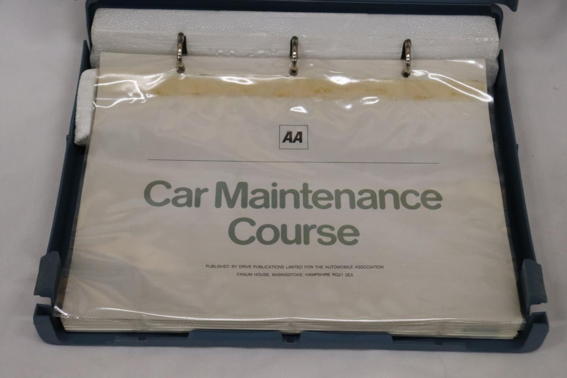 A VINTAGE AA CAR MAINTENANCE COURSE - Image 2 of 5