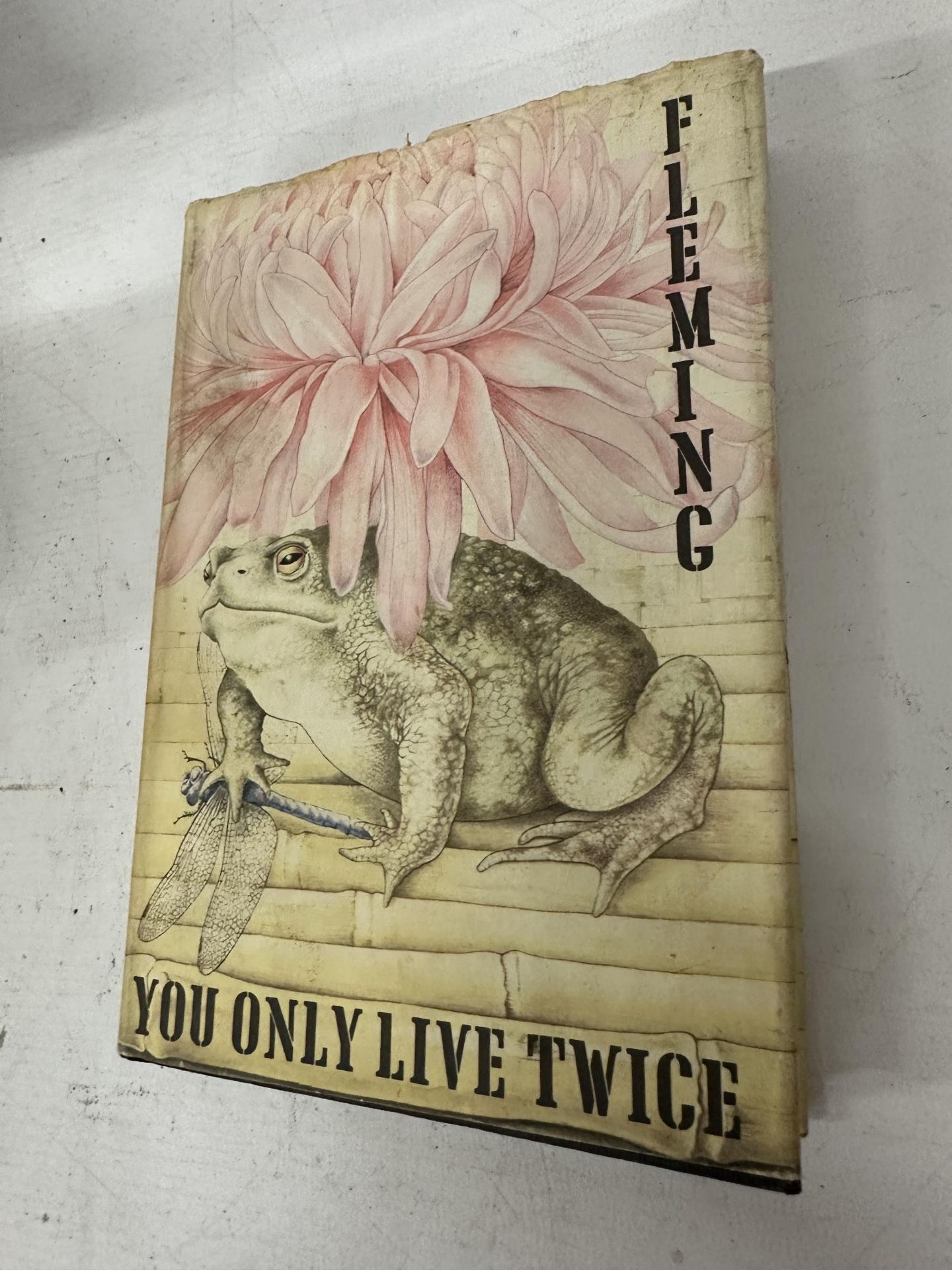 A 1964 IAN FLEMING FIRST EDITION, YOU ONLY LIVE TWICE, JAMES BOND HARDBACK BOOK COMPLETE WITH