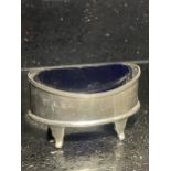 A HALLMARKED GEORGE III SILVER SALT WITH BLUE GLASS LINER