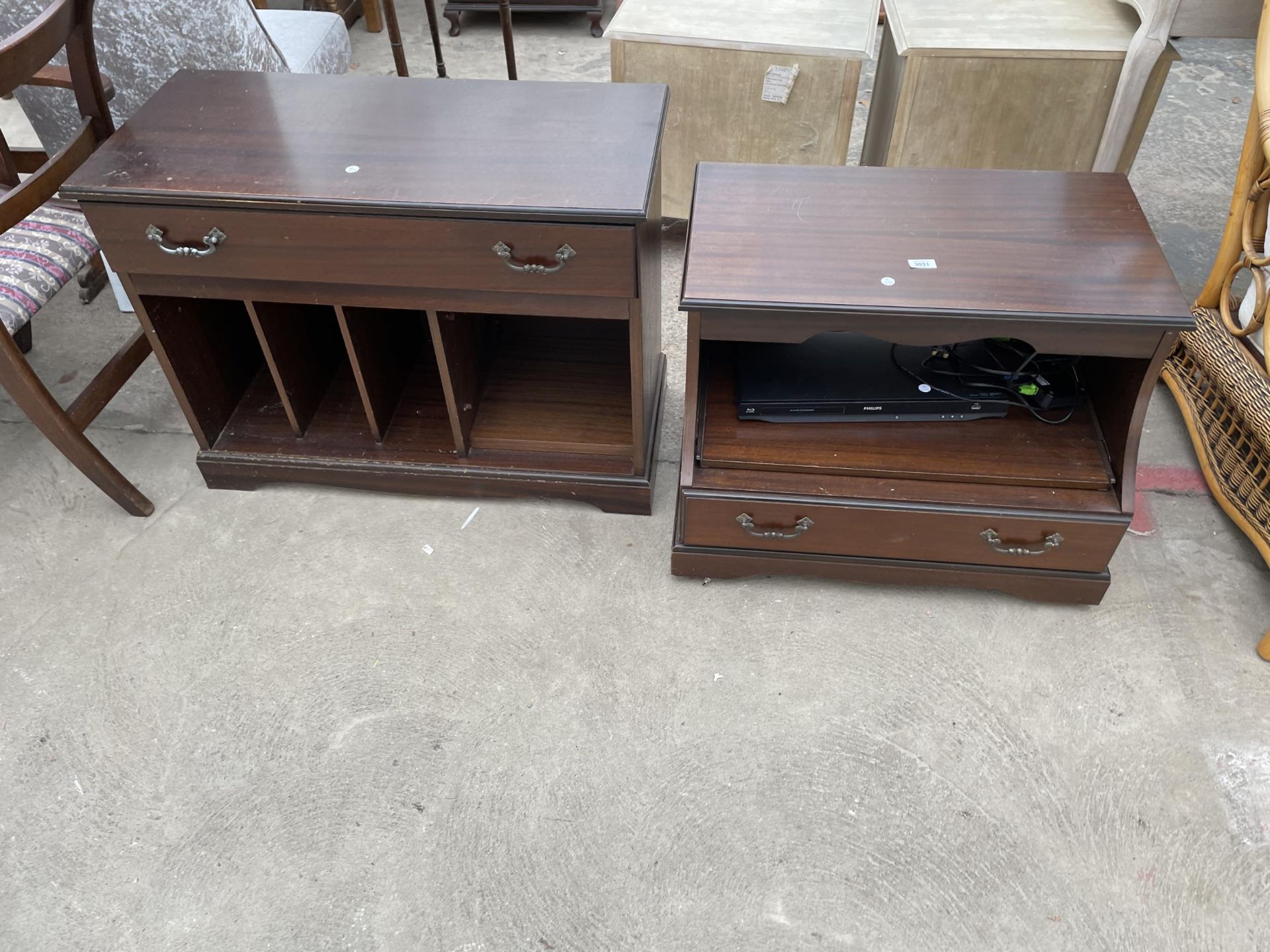 A MODERN TV STAND WITH PHILIPS DISC / DVD PLAYER AND UNIT WITH LP RACK