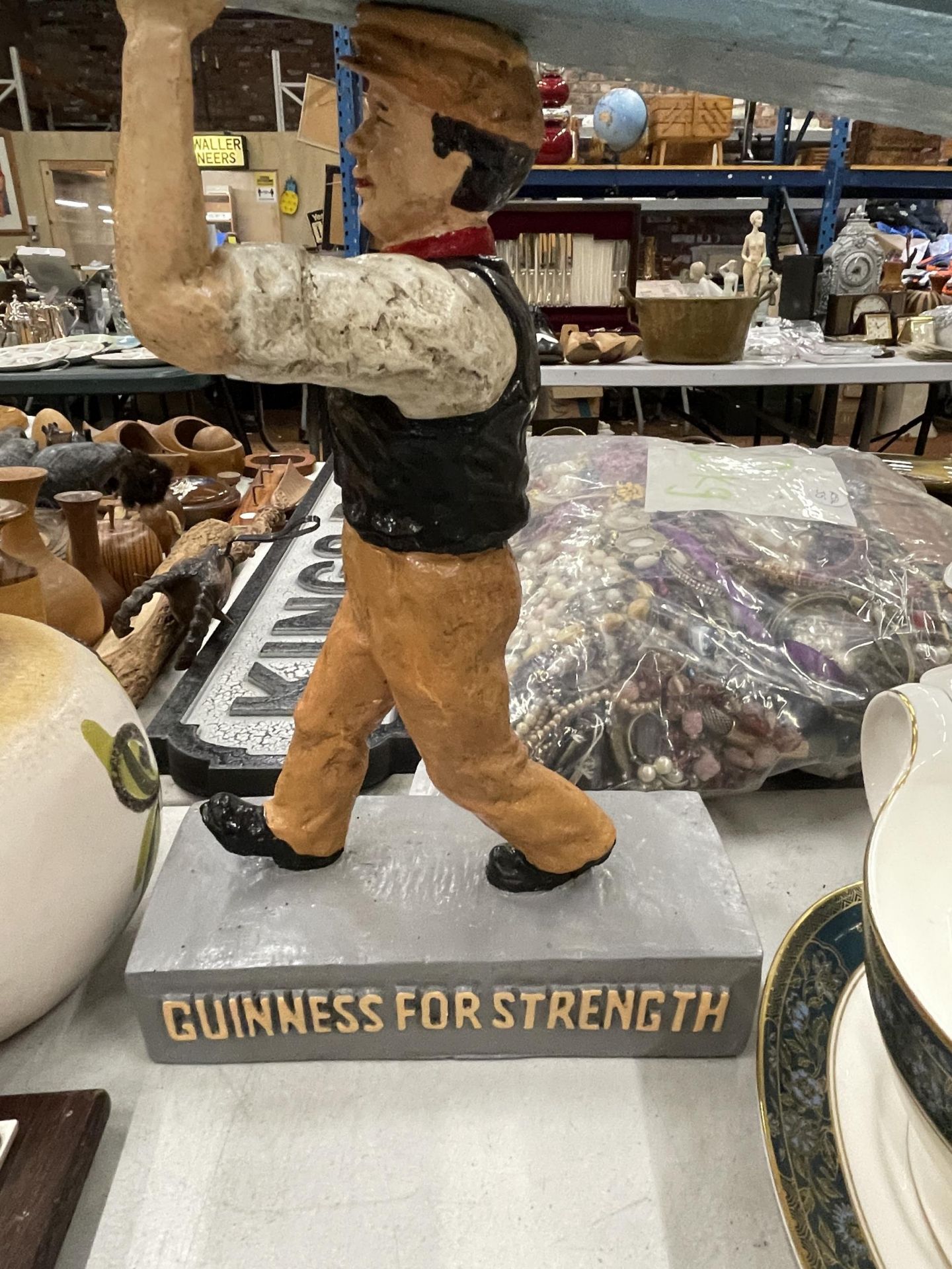 A RESIN FIGURE, 'GUINNESS FOR STRENGTH', HEIGHT 36CM, WIDTH 34CM - Image 2 of 3