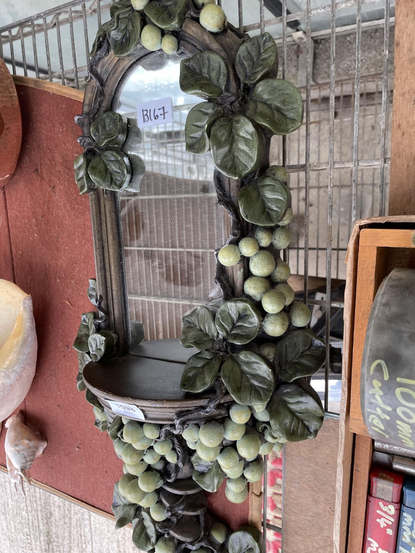 A VINTAGE AND DECORATIVE GRAPE VINE MIRROR - Image 4 of 4