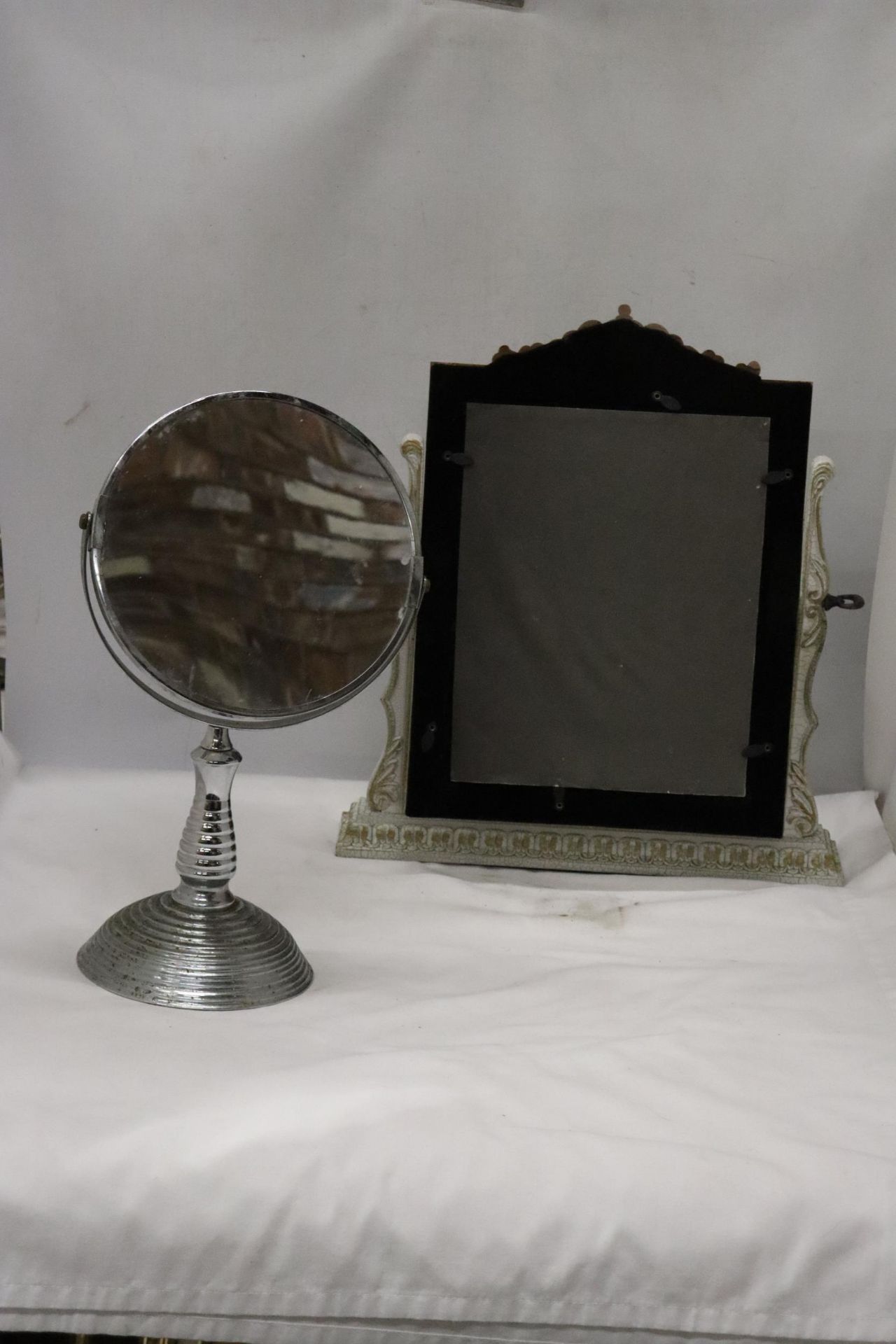 A DRESSING TABLE MIRROR AND A DOUBLE SIDED SHAVING MIRROR - Image 5 of 5