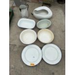 AN ASSORTMENT OF VINTAGE ENAMEL ITEMS TO INCLUDE A JUG AND BOWLS ETC