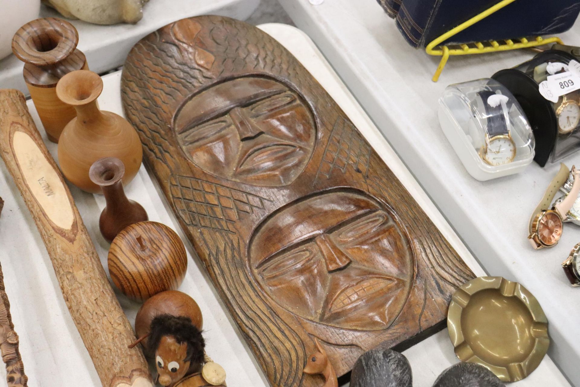 A MIXED LOT TO INCLUDE A WOLF SCULPTURE HAND MADE IN CANADA, PAIR OF DUTCH CLOGS, WOOD CARVING, - Image 10 of 13