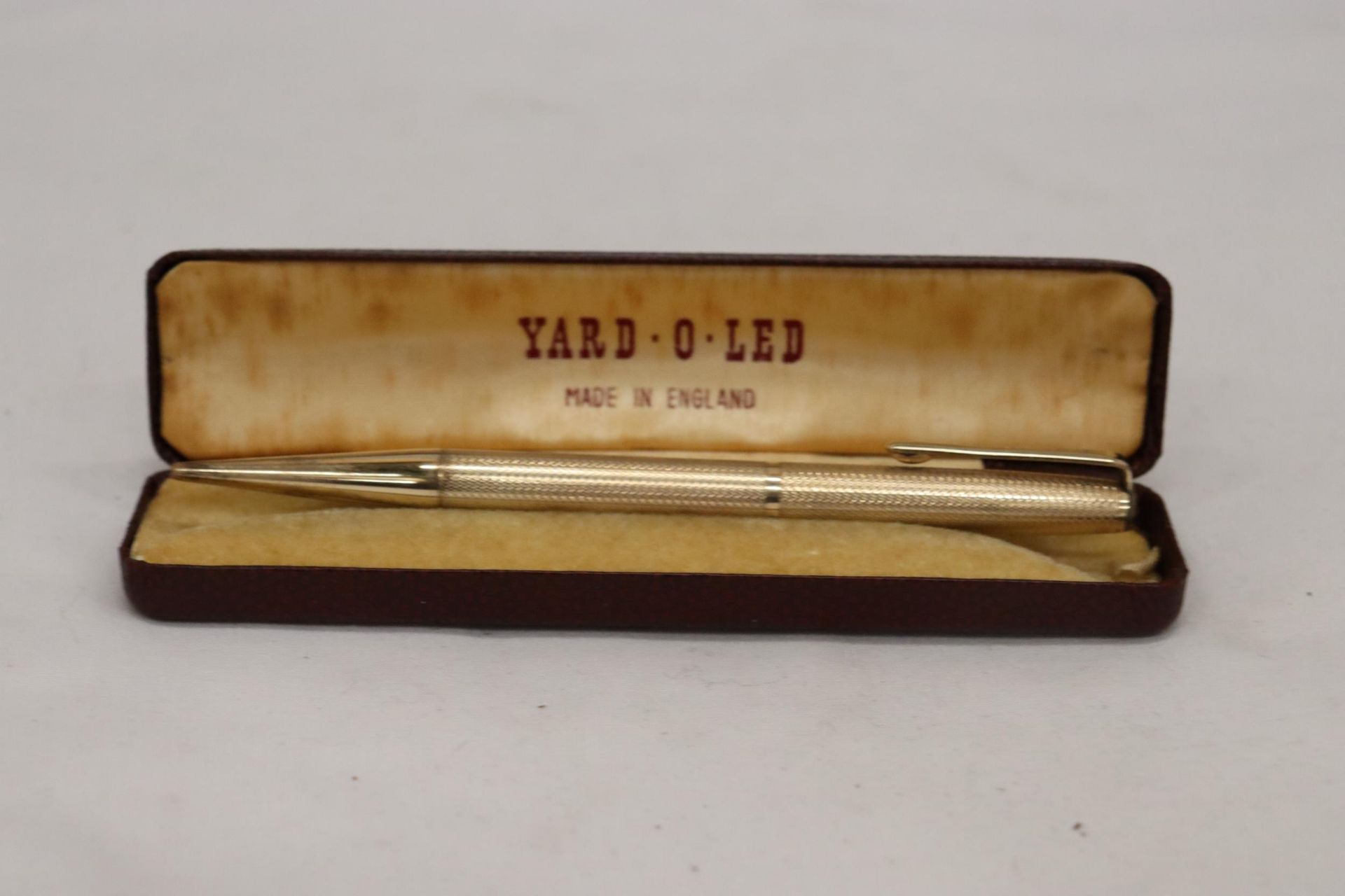 A VINTAGE 'YARD O LED', PROPELLING PENCIL WITH ORIGINAL BOX AND INSTRUCTIONS - Image 2 of 6