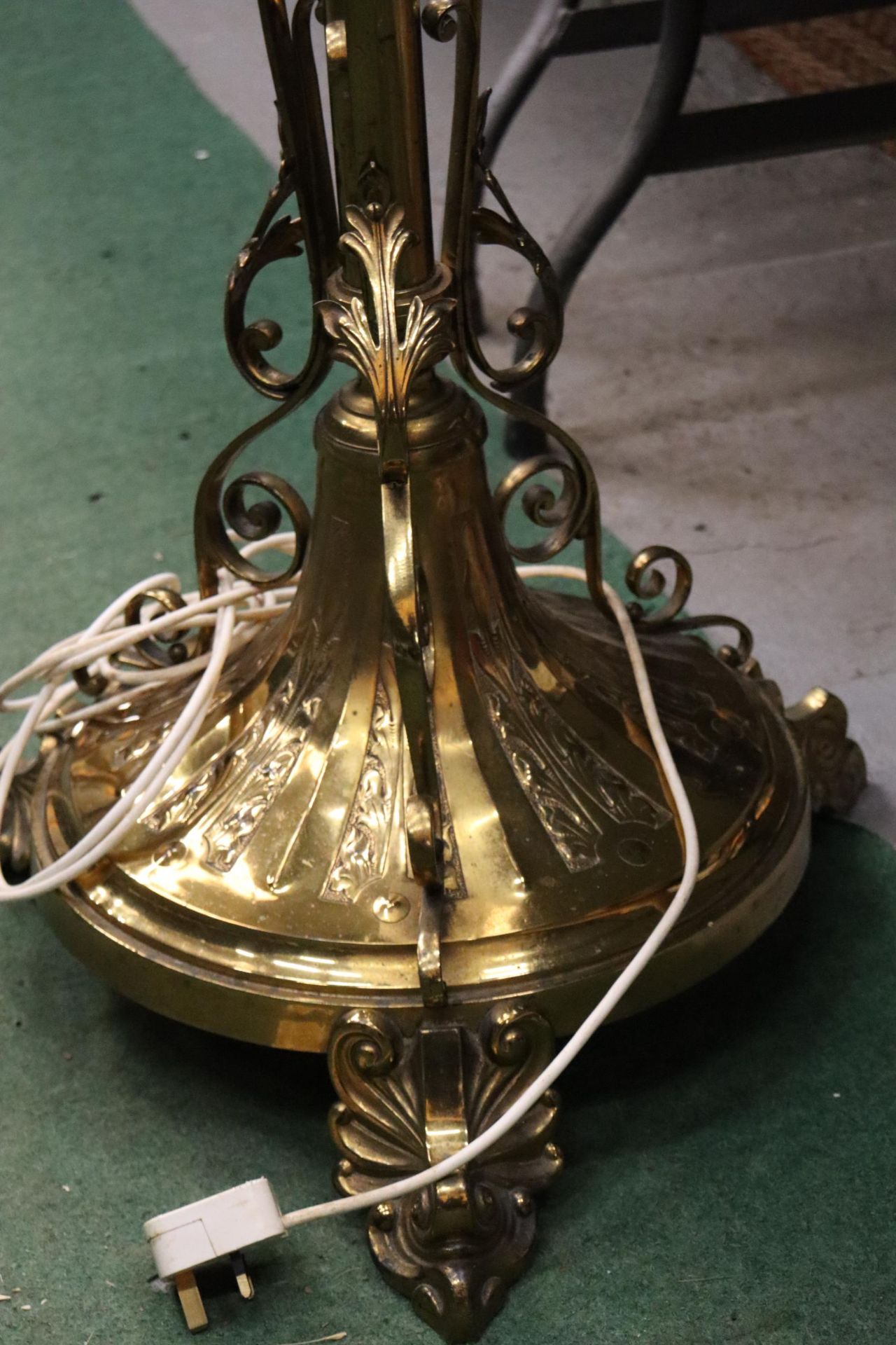 A FLOOR STANDING BRASS PUGIN STYLE CONVERTED CANDLESTICK WITH ORNAGE GLASS SHADE - Image 4 of 8