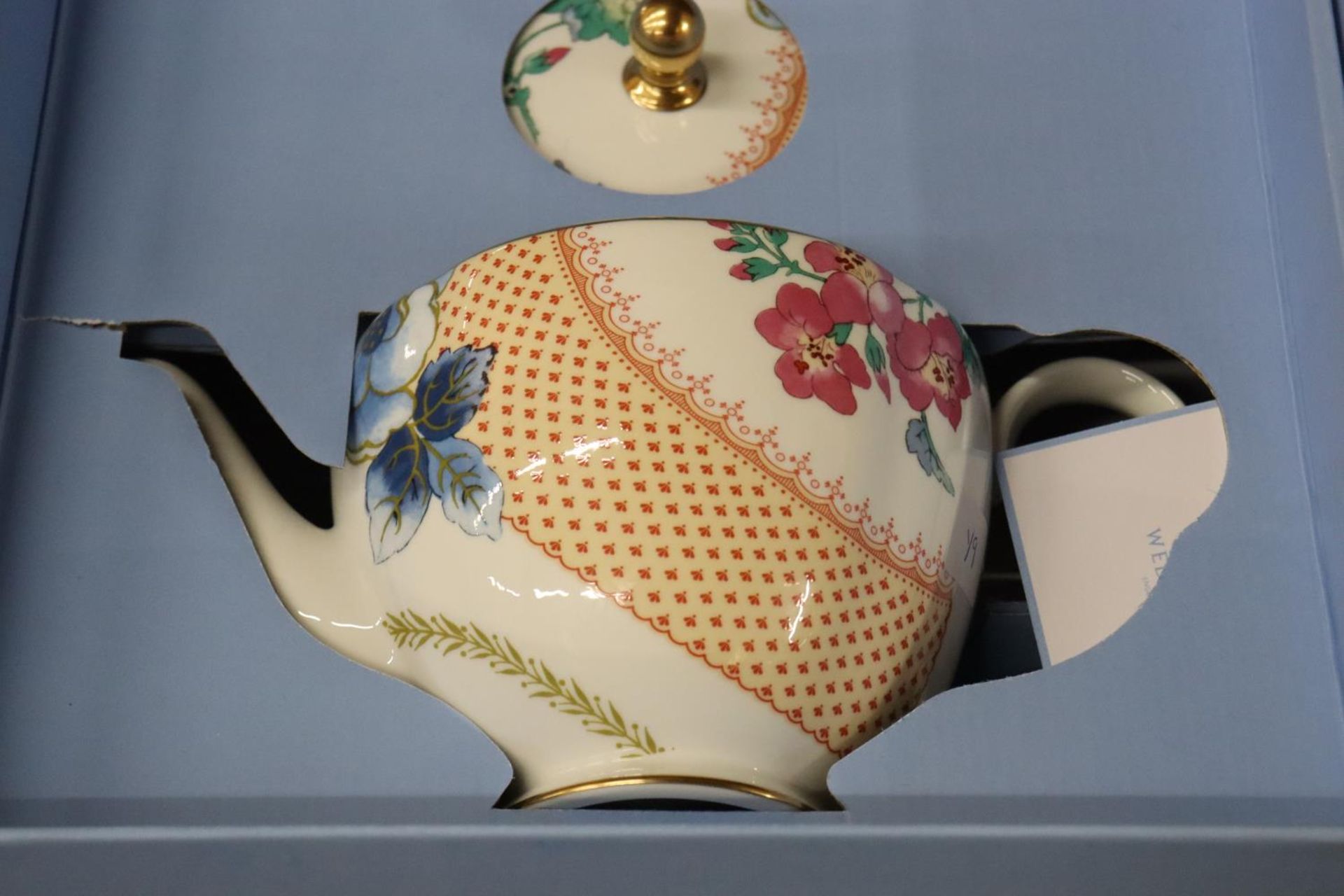 A BOXED WEDGWOOD BUTTERFLY BLOOM TEAPOT - Image 2 of 3